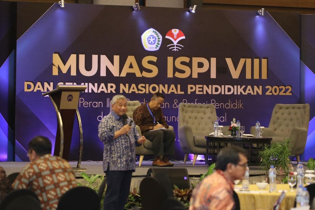 Seminar Nasional Pendidikan bertema ?Peran Ilmu Pendidikan dan Profesi Pendidik dalam Pembangunan Nasional? yang menjadi rangkaian Musyawarah Nasional (Munas) Ikatan Sarjana Pendidikan Indonesia (ISPI) di UPI, Selasa-Kamis, 14-16 Juni 2022.