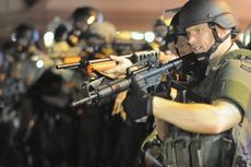 Polisi Bebas Beli Senjata Militer, Obama Perintahkan Investigasi
