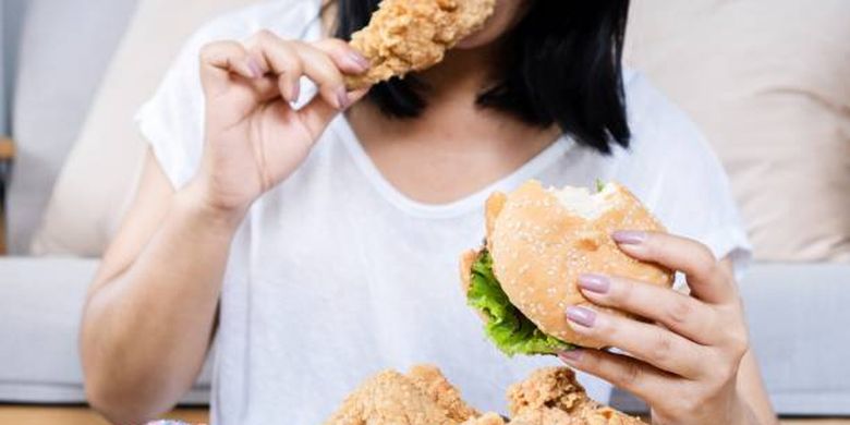 Kebiasaan makan yang menyebabkan asam lambung.