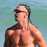 Zlatan Ibrahimovic Pamer Gaya Rambut Cornrow Saat Latihan di Pantai