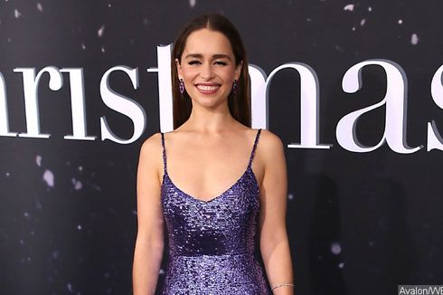 Emilia Clarke Galang Dana untuk Pasien Corona Lewat Makan Malam Virtual