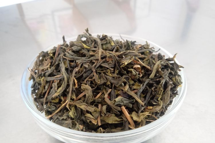 Ilusrasi daun teh di acara Jakarta Tea Passport 2022.