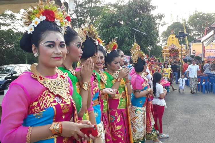  Dalam perayaan nyepi 2018 yang dipusatkan di Pura Agung Amerta Bhuana Batam mengambil tema melalui catur brata penyepian, kita tingkatkan solidaritas sebagai perekat keberagaman dalam menjaga keutuhan NKRI.