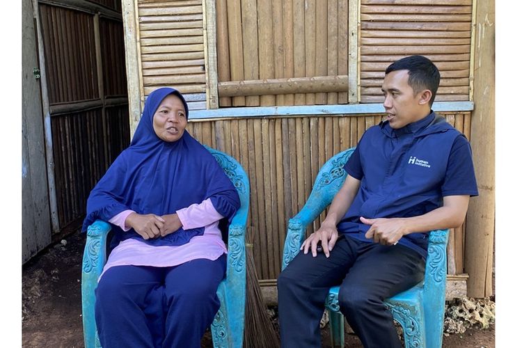 Salah satu penerima manfaat kurban di Dusun Oli Lama, Wasamu (56). 