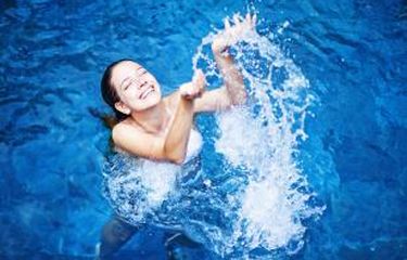 Tips Membersihkan Klorin dari Tubuh Setelah Berenang