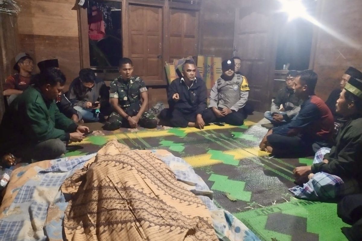 Jenazah Misni, petani kopi di Kabupaten Lampung Barat yang dimangsa harimau sumatera, Kamis (10/7/2025).