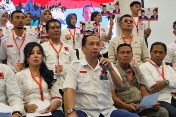 Hasil Konferensi Daerah (Konferda) DPD Projo Sulawesi Selatan (Sulsel) akhirnya menyatakan sikap mendukung pasangan Prabowo Subianto dan Airlangga Hartarto sebagai Calon Presiden (Capres) dan Calon Wakil Presiden (Cawapres) dalam Pemilihan Presiden (Pilpres) 2024 mendatang. 