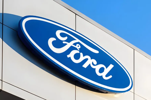 Ford Menyesal Andalkan AI, Kini Rekrut Ratusan Karyawan Lagi 