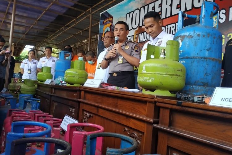 Konferensi pers pengungkapan kasus pengoplosan gas melon di beberapa kota di Jateng, Kamis (28/3/2019).