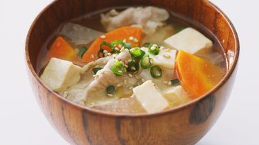 Resep Sup Tahu Ayam Simple, Menu Diet Enak Rendah Kalori