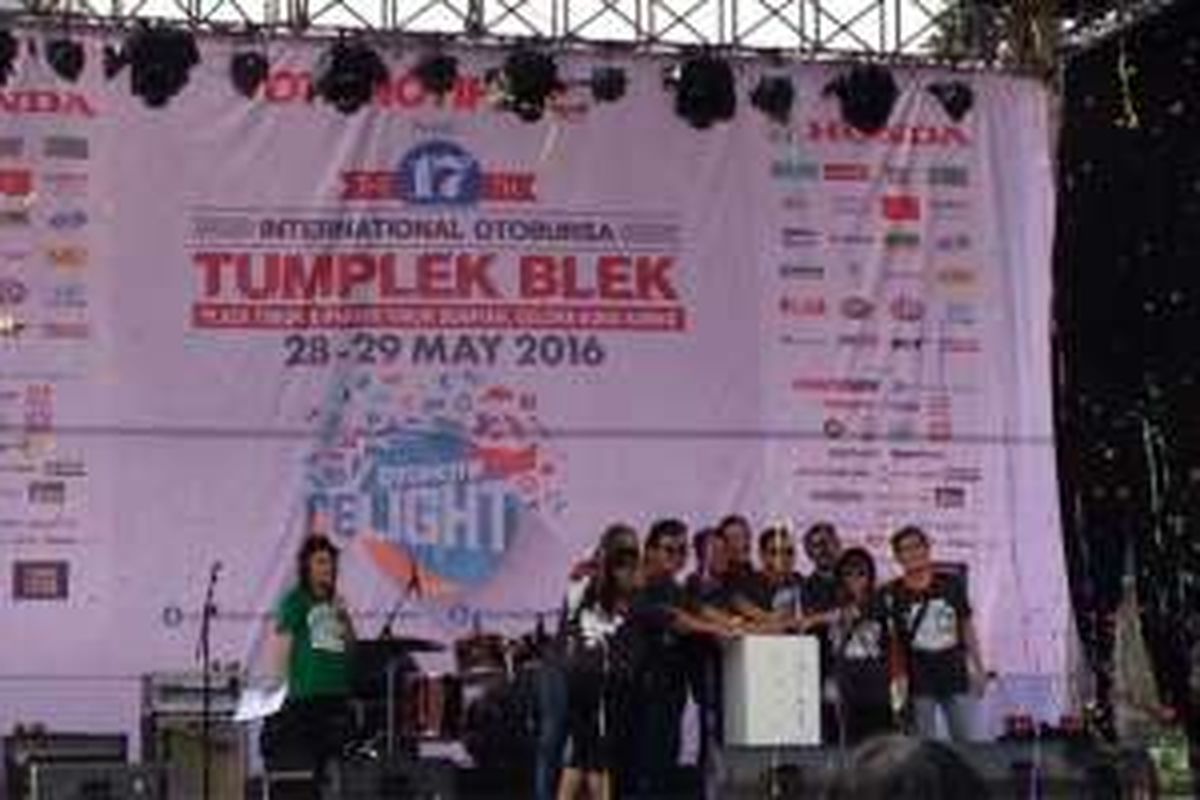 Pameran otomotif outdoor Tumplek Blek 2016.