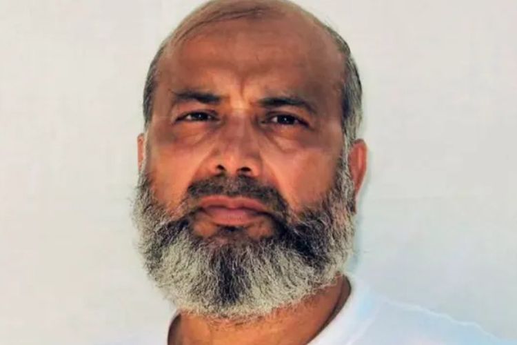 Saifullah Paracha, warga negara Pakistan, ditangkap di Thailand pada 2003 dan dituduh mendanai Al Qaeda tapi tidak pernah didakwa seperti kebanyakan tahanan di Guantanamo.
