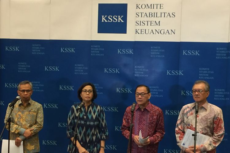 Sejumlah pimpinan lembaga menggelar konferensi pers mewakili Komite Stabilitas Sistem Keuangan (KSSK) di gedung Kementerian Keuangan, Jakarta Pusat, Selasa (23/1/2018). Turut hadir Menteri Keuangan Sri Mulyani, Gubernur BI Agus Martowardojo, Ketua Dewan Komisioner OJK Wimboh Santoso, serta Ketua Dewan Komisioner LPS Halim Alamsyah.