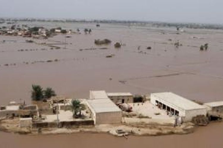 Sungai di provinsi Punjab meluap dan menenggelamkan sebuah kapal rombongan pengantin, Minggu (14/9/2014).