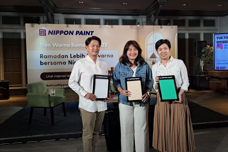 Nippon Paint Indonesia meluncurkan Tren Warna Ramadan 2023 yang terbagi tiga tema, yakni Monochrome, Warm, dan Tropical. 