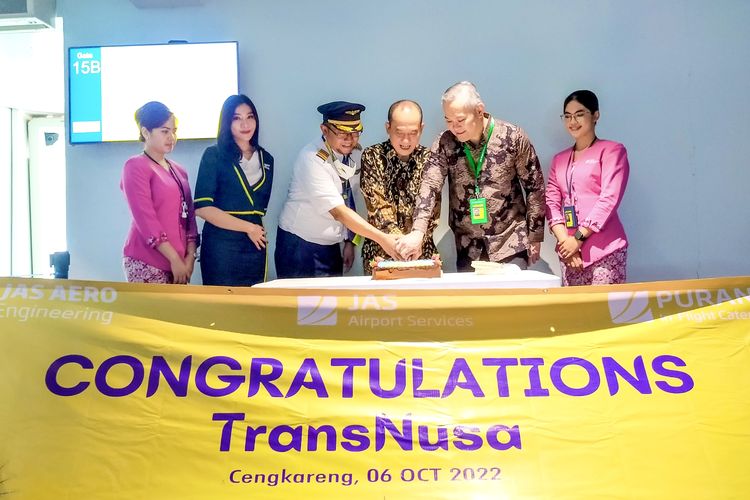 Perayaan penerbangan perdana TransNusa di Bandara Internasional Soekarno-Hatta, Tangerang, Kamis (6/10/2022).