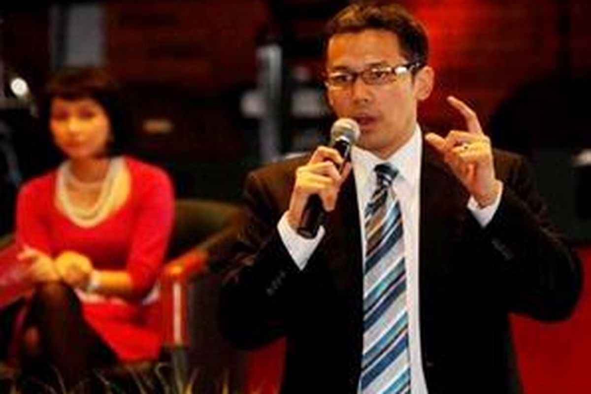 Dr Ivan R Sini dalam talk show peluncuran Kompas Female di Mario's Place, Jakarta (22/10).