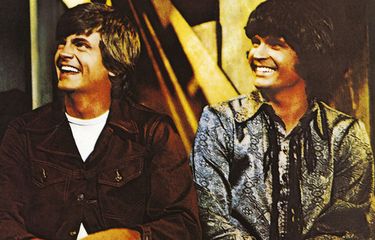 The Everly Brothers (Isaac Donald Everly dan Phillip Everly)