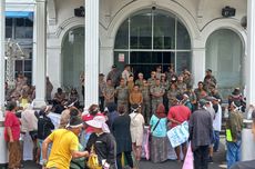 Pedagang di Pasar Pematangsiantar Unjuk Rasa Tuntut Pembangunan Gedung