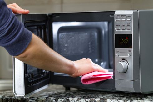 5 Cara Bersihkan Microwave dengan Baking Soda