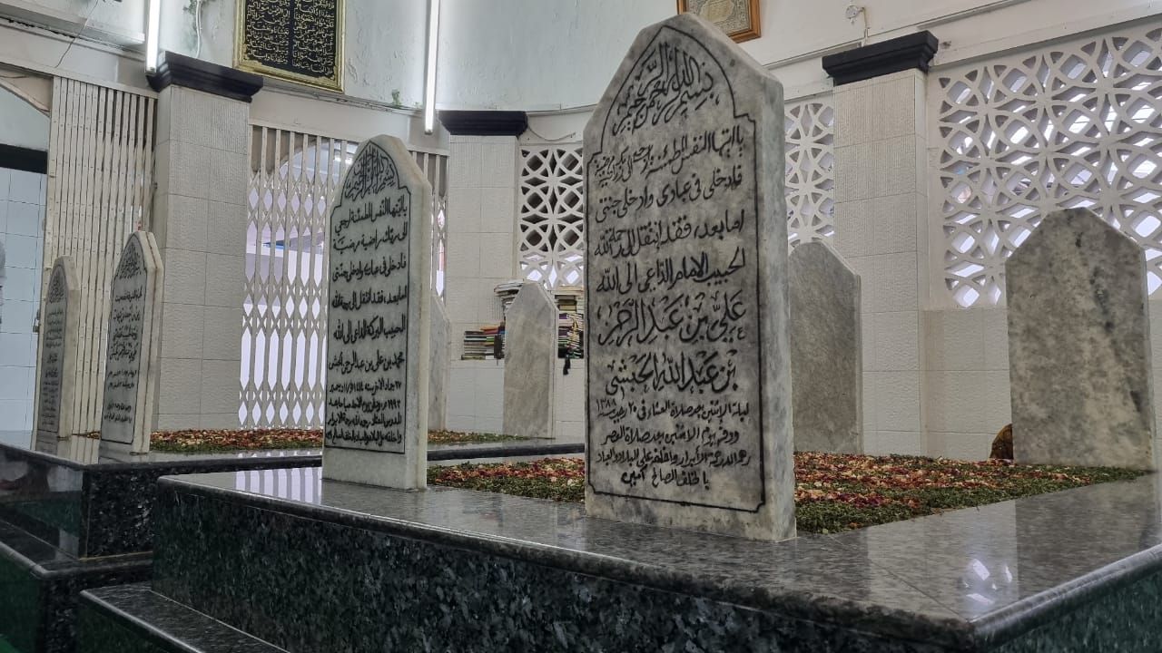 Sowan ke Makam Habib Ali Kwitang di Masjid Al-Riyadh Jakarta Pusat, Tokoh Penyiar Islam Ternama Abad ke-20
