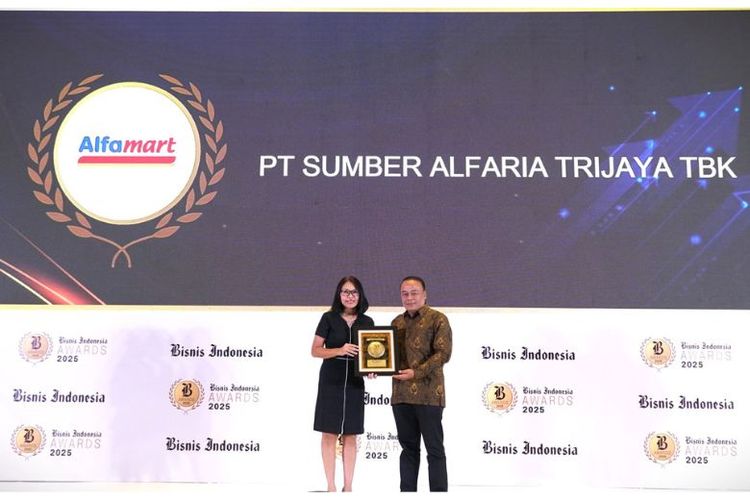 Alfamart meraih Bisnis Indonesia Award BIA 2025.