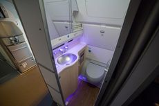 Begini Cara Kerja Toilet di Pesawat, Pakai Udara Bukan Air