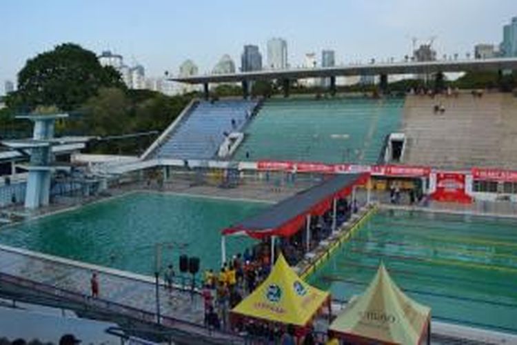 Kolam renang gelora Bung Karno Senayan