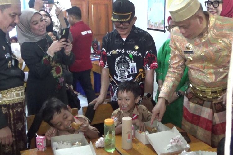 Sulsel Alokasikan Rp 78 Miliar untuk MBG, Gubernur Akui Masih Kecil