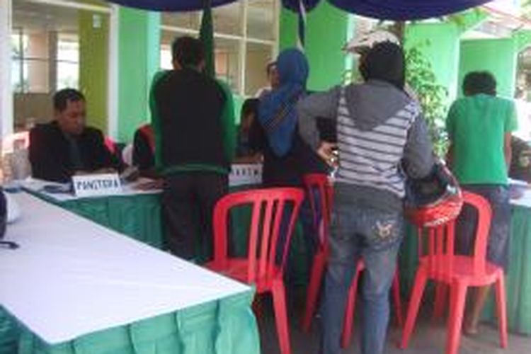 masyarakat Banyuwangi yang terjaring operasi Zebra Semeru 2013 langsung sidang di ditempat Selasa (10/12/2013)