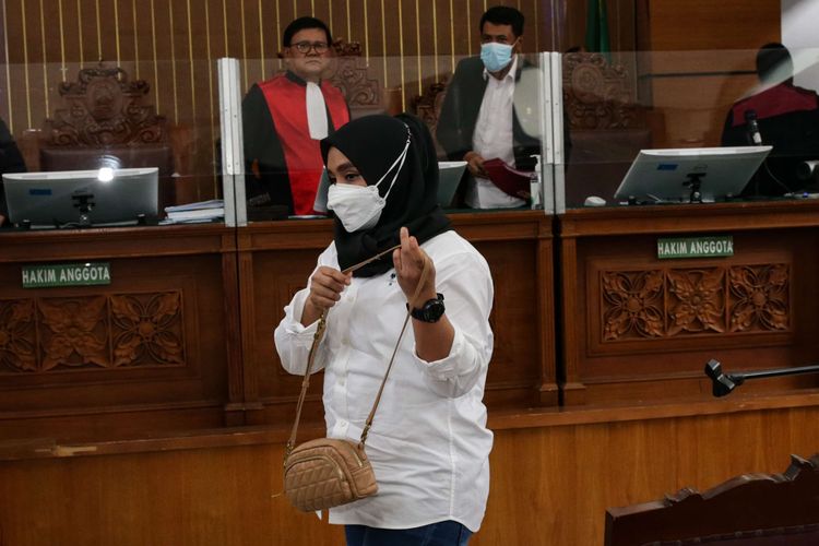 Susi, asisten rumah tangga Ferdy Sambo memberikan keterangan saat menjadi saksi sidang dengan terdakwa kasus pembunuhan berencana Nofriansyah Yosua Hutabarat (Brigadir J), Bharada Richard Eliezer Pudihang Lumiu (Bharada E) di Pengadilan Negeri Jakarta Selatan, Senin (31/10/2022).