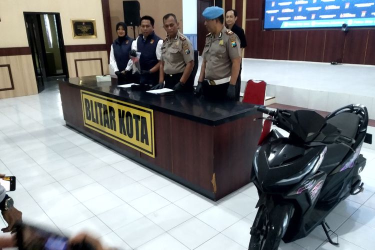Kronologi Komplotan di Blitar Peras Teman Kencan, Berawal dari Aplikasi Kencan hingga Rekayasa Penggerebekan