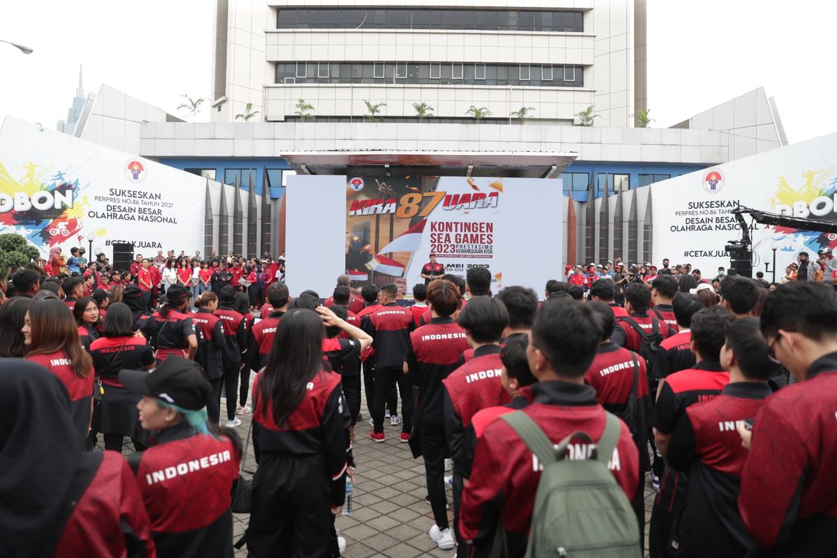 Menpora Dito Ariotedjo dalam acara Kirab Juara SEA Games 2023, Jumat (19/5/2023).