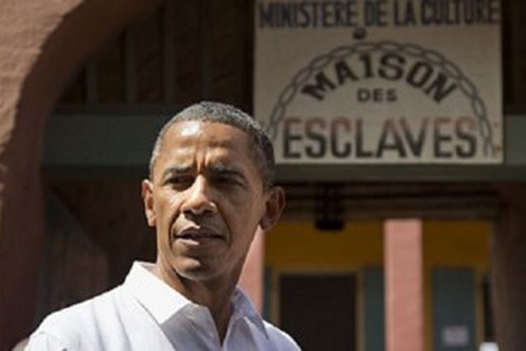 Presiden AS Barack Obama singgah di Pulau Goree, di lepas pantai Senegal, bekas tempat perdagangan budak Afrika, Kamis (27/6/2013).