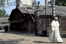 Paus Fransiskus Kunjungi Kamp Konsentrasi Auschwitz