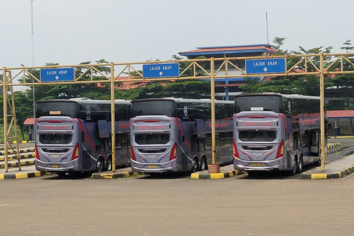 Bus AKAP Terminal Jatijajar, Depok