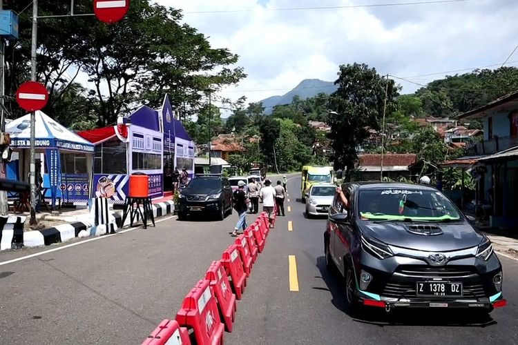H-6 lebaran 2022 arus lalu lintas di Nagreg Kabupaten Bandung terpantau normal, meski demikian H-7 di Nagreg sempat mengalami peningkatan yang didominasi roda 2