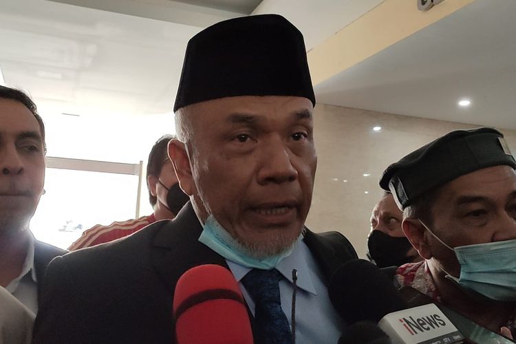 Kuasa hukum Edy Mulyadi, Herman Kadir di Lobi Bareskrim Polri, Jakarta, Jumat (18/1/2022).