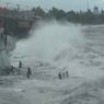 Siklon Tropis Nangka 988 Picu Gelombang Tinggi 6 Meter 2 Hari ke Depan