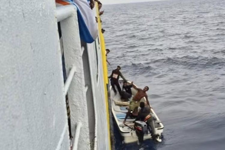 6 Hari Hilang di Laut, 6 Penumpang Speedboat Serui-Waropen Ditemukan Selamat