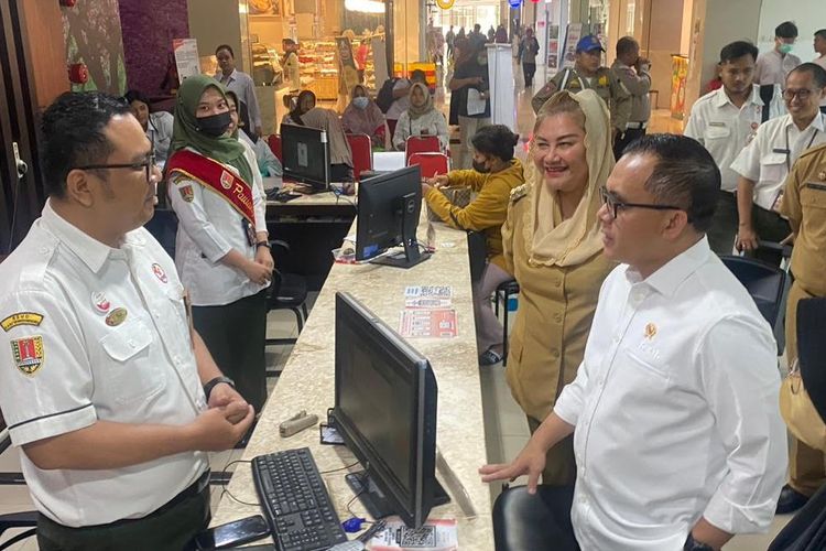 Sidak ke RSWN Bersama Mbak Ita, Menpan-RB Anas Puji Pelayanan RSWN