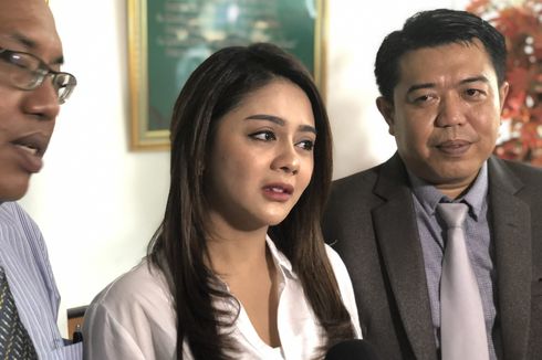 Suami Tak Hadir Sidang Cerai, Jenita Janet Kecewa, Kenapa?