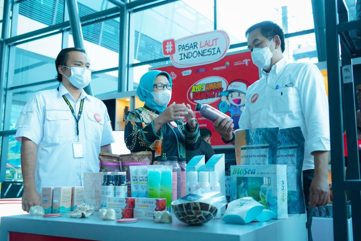 KKP menggelar galeri #PasarLautIndonesia untuk mengenalkan produk UMKM di sektor sektor kelautan dan perikanan.
