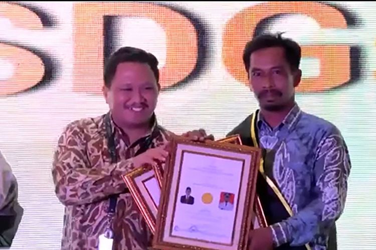 Desa Bakti dan Desa Pandawan, Kabupaten Hulu Sungai Tengah, Kalimantan Selatan, meraih juara di Lomba SDGs Desa 2023 Region Kalimantan.