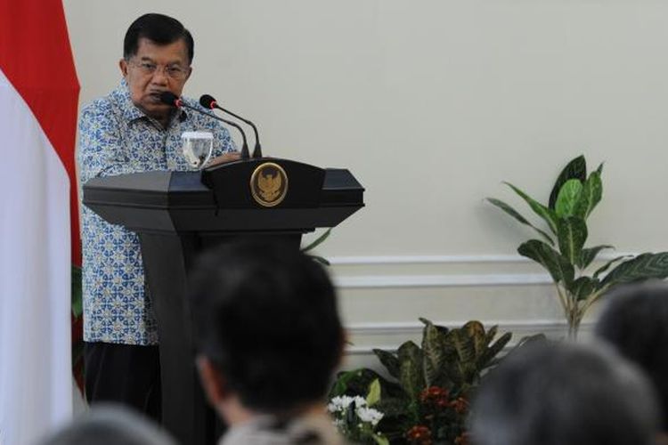 Wakil Presiden Jusuf Kalla saat memberikan sambutan pada kegiatan Anugerah Keterbukaan Informasi Publik di Istana Wapres, Selasa (20/12/2016).