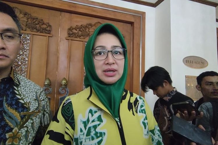 Mantan Wali Kota Tangerang Selatan Airin Rachmi Diany di Grand Sahid Jaya, Jakarta, Kamis (2/5/2024). 