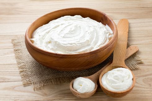 Apa Bedanya Yoghurt dan Sour Cream?