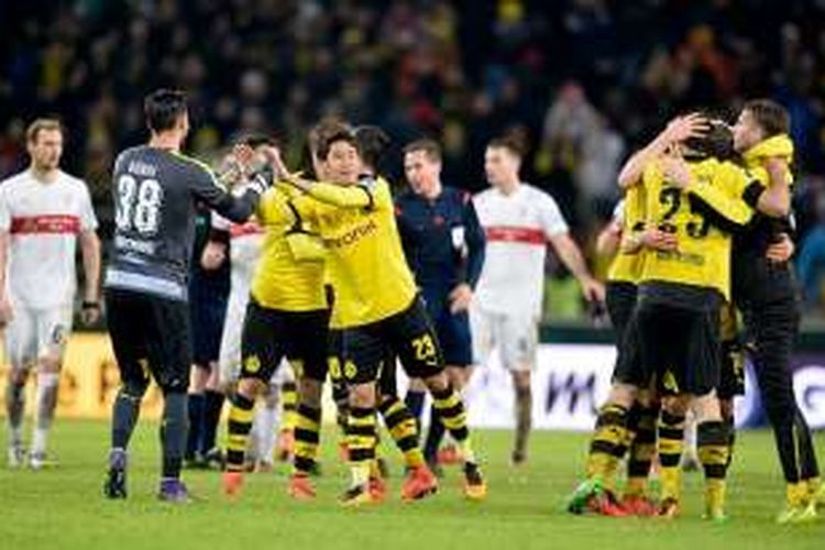 Borussia Dortmund melangkah ke semifinal DFB Pokal setelah menang 3-1 di kandang VfB Stuttgart, Selasa (9/2/2016). 