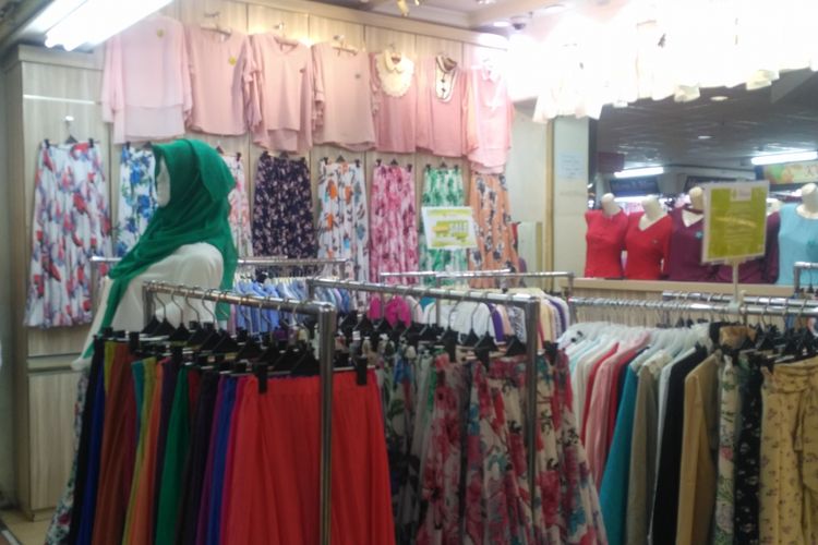  Di  Tanah  Abang  Baju  Impor Lebih Digemari daripada Buatan 