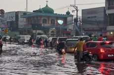 Imbas Hujan Deras di Kota Depok, Ruas Jalan Arif Rahman Hakim Tergenang Banjir